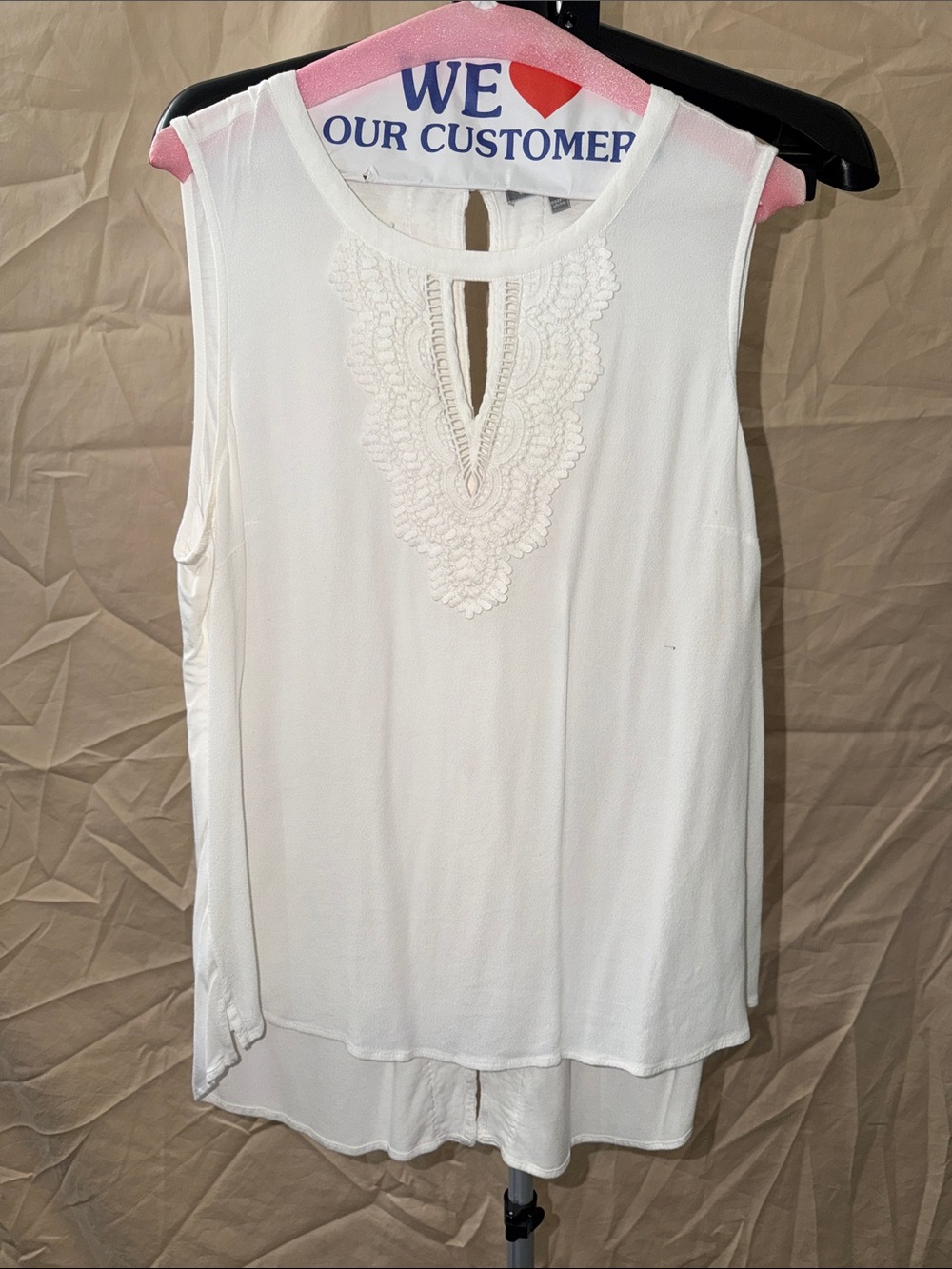 Daniel Rainn White Sleeveless Blouse with Lace Yoke